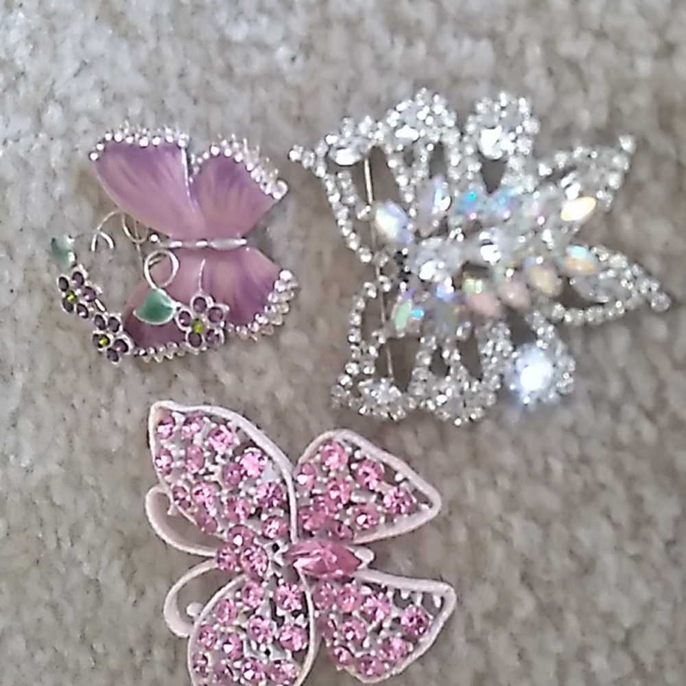 A SET OF 3 VINTAGE BUTTERFLY BROOCHES IN EXCELLENT CONDITIONS. SB.31